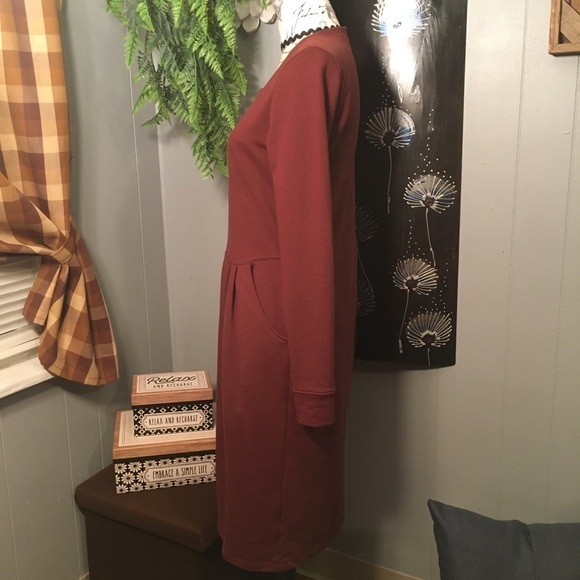 DE Collection long sleeve sweatshirt dress - Picture 5 of 9